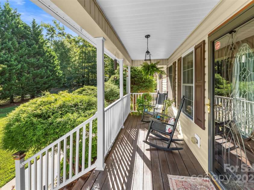 2807 Hollybrook Lane, Morganton, NC 28655.  MLS# CAR4283495, YatesRealty ID 33472. 
