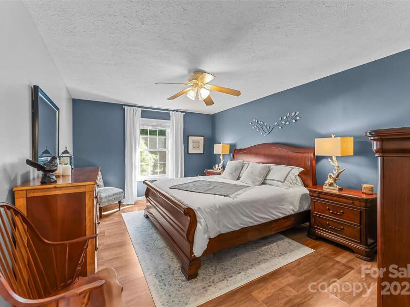 2807 Hollybrook Lane, Morganton, NC 28655.  MLS# CAR4283495, YatesRealty ID 33472. 