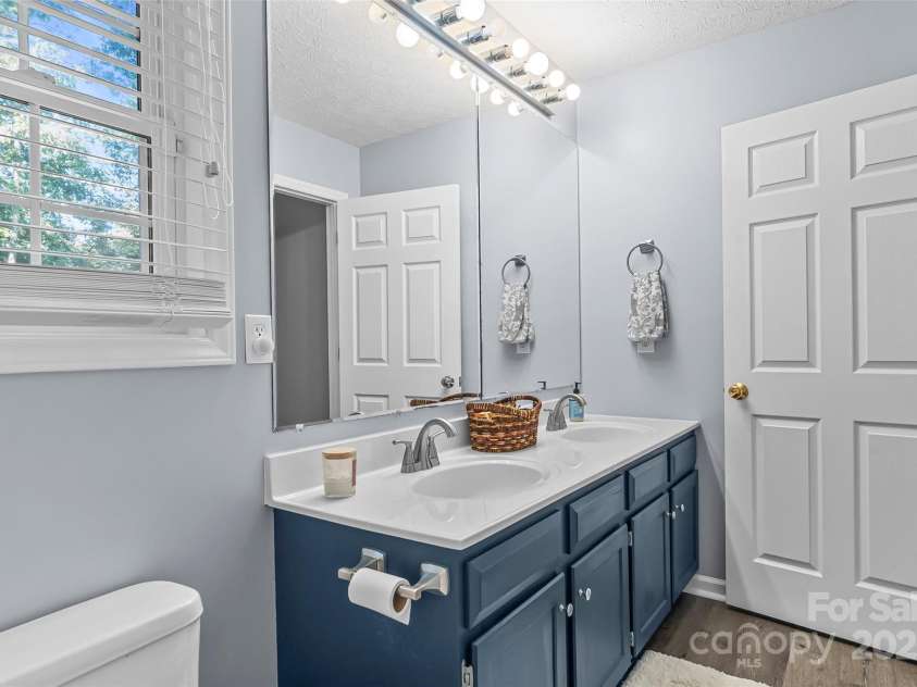 2807 Hollybrook Lane, Morganton, NC 28655.  MLS# CAR4283495, YatesRealty ID 33472. 