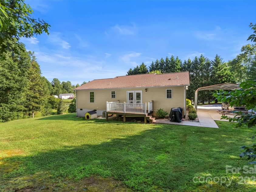 2807 Hollybrook Lane, Morganton, NC 28655.  MLS# CAR4283495, YatesRealty ID 33472. 