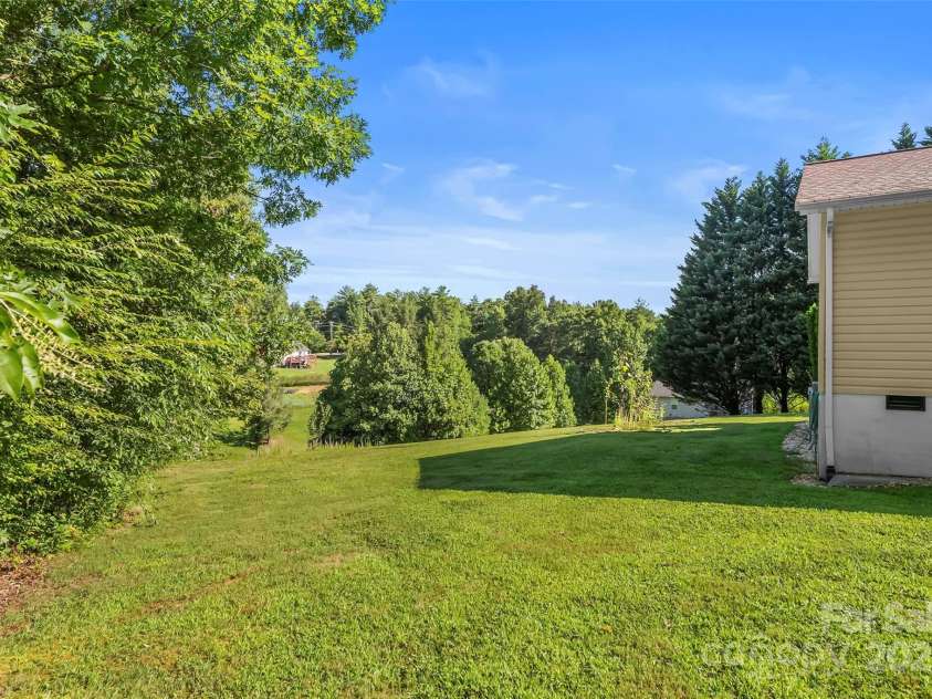 2807 Hollybrook Lane, Morganton, NC 28655.  MLS# CAR4283495, YatesRealty ID 33472. 