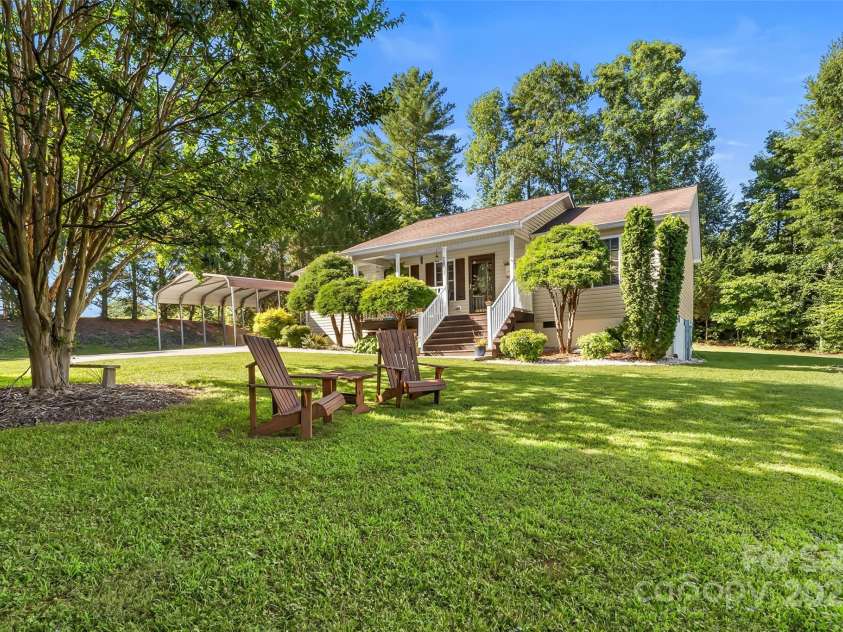 2807 Hollybrook Lane, Morganton, NC 28655.  MLS# CAR4283495, YatesRealty ID 33472. 