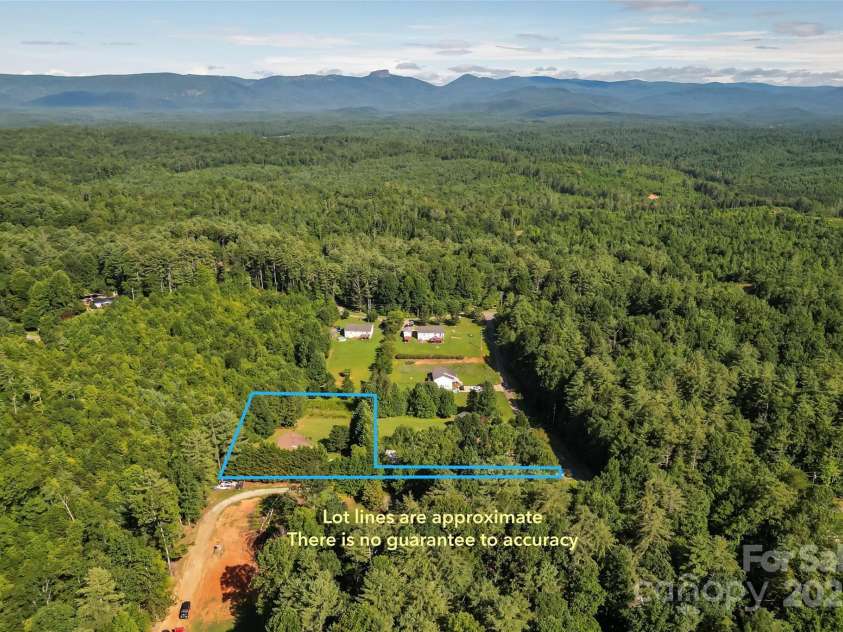 2807 Hollybrook Lane, Morganton, NC 28655.  MLS# CAR4283495, YatesRealty ID 33472. 