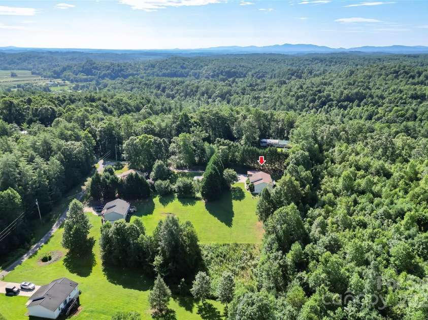 2807 Hollybrook Lane, Morganton, NC 28655.  MLS# CAR4283495, YatesRealty ID 33472. 