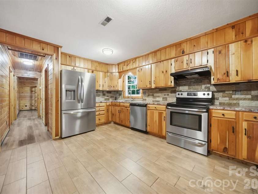 408 Birch Circle Drive, Hudson, NC 28638.  MLS# CAR4392790, YatesRealty ID 33472. 
