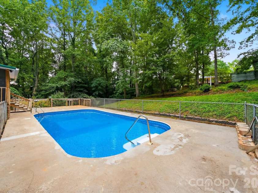 408 Birch Circle Drive, Hudson, NC 28638.  MLS# CAR4392790, YatesRealty ID 33472. 