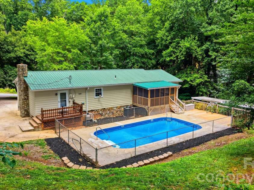 408 Birch Circle Drive, Hudson, NC 28638.  MLS# CAR4392790, YatesRealty ID 33472. 