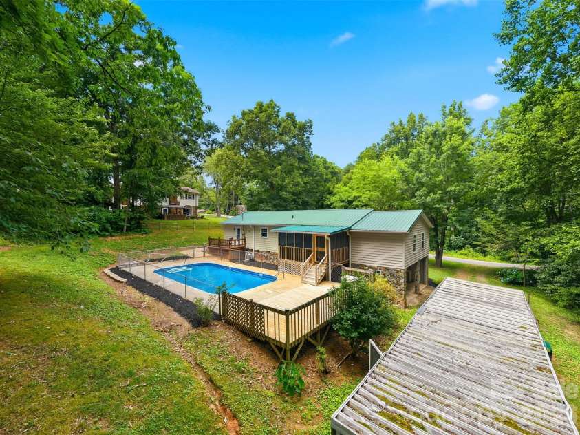 408 Birch Circle Drive, Hudson, NC 28638.  MLS# CAR4392790, YatesRealty ID 33472. 