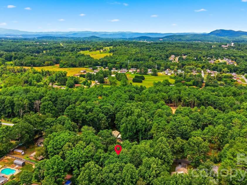 408 Birch Circle Drive, Hudson, NC 28638.  MLS# CAR4392790, YatesRealty ID 33472. 