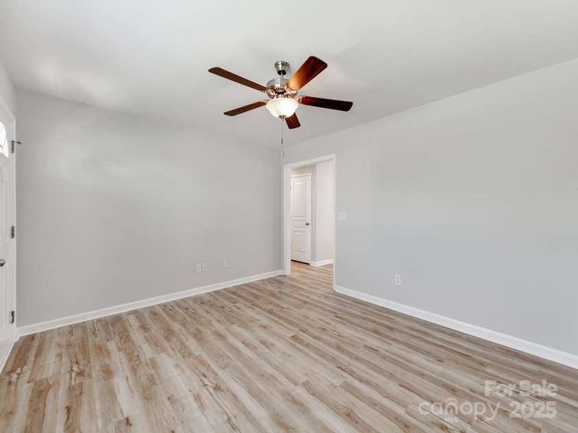 15 Wright Street, Rock Hill, SC 29730.  MLS# CAR4245492, YatesRealty ID 33473. 