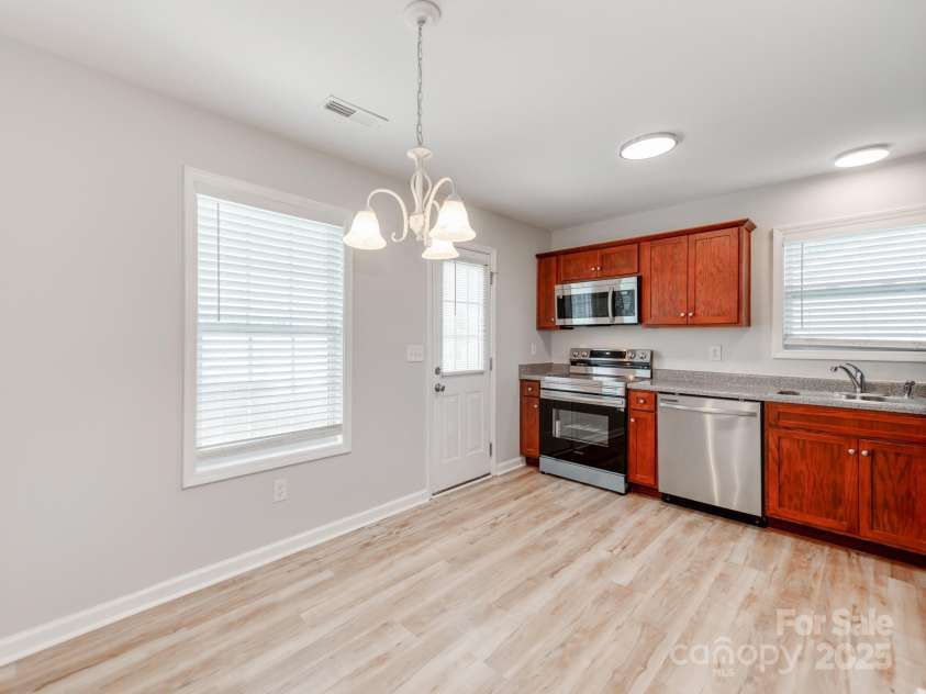 15 Wright Street, Rock Hill, SC 29730.  MLS# CAR4245492, YatesRealty ID 33473. 