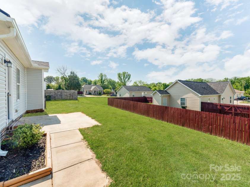 15 Wright Street, Rock Hill, SC 29730.  MLS# CAR4245492, YatesRealty ID 33473. 