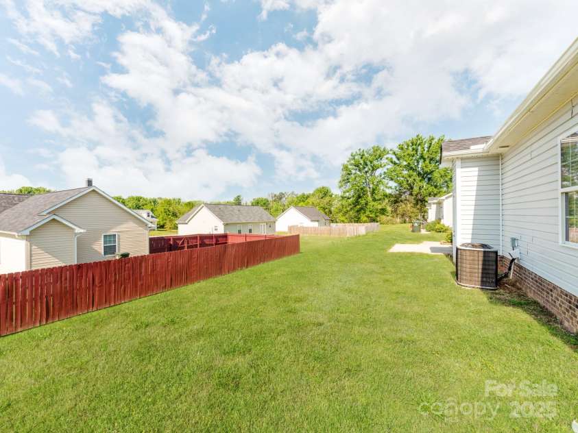 15 Wright Street, Rock Hill, SC 29730.  MLS# CAR4245492, YatesRealty ID 33473. 