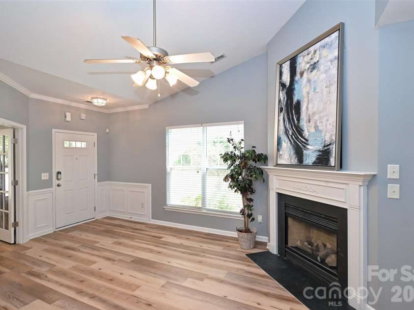 1549 Hammond Drive, Matthews, NC 28104.  MLS# CAR4395649, YatesRealty ID 33473. 