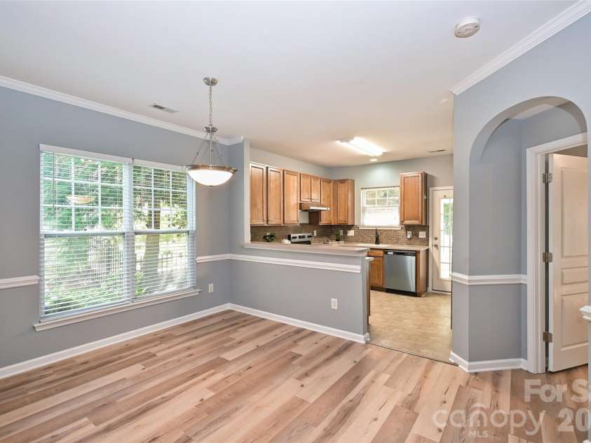 1549 Hammond Drive, Matthews, NC 28104.  MLS# CAR4395649, YatesRealty ID 33473. 