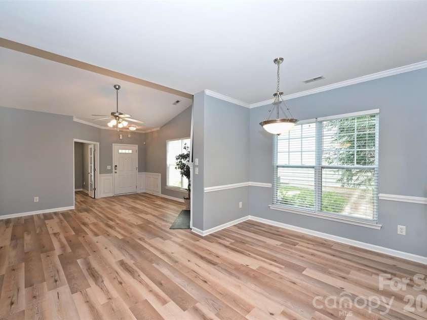 1549 Hammond Drive, Matthews, NC 28104.  MLS# CAR4395649, YatesRealty ID 33473. 