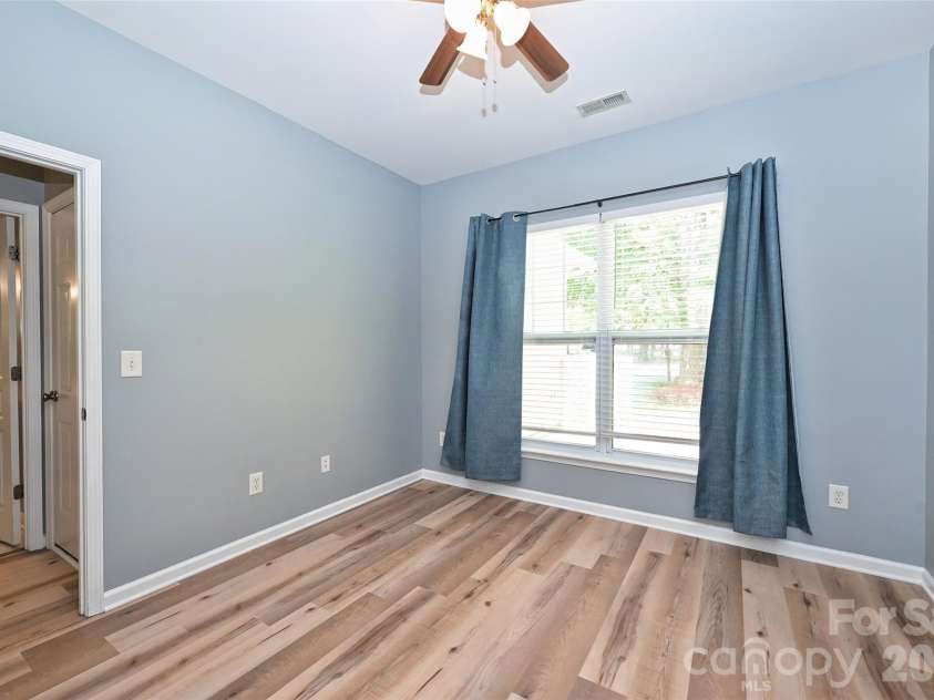 1549 Hammond Drive, Matthews, NC 28104.  MLS# CAR4395649, YatesRealty ID 33473. 