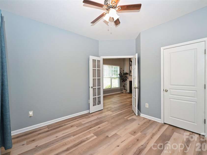 1549 Hammond Drive, Matthews, NC 28104.  MLS# CAR4395649, YatesRealty ID 33473. 