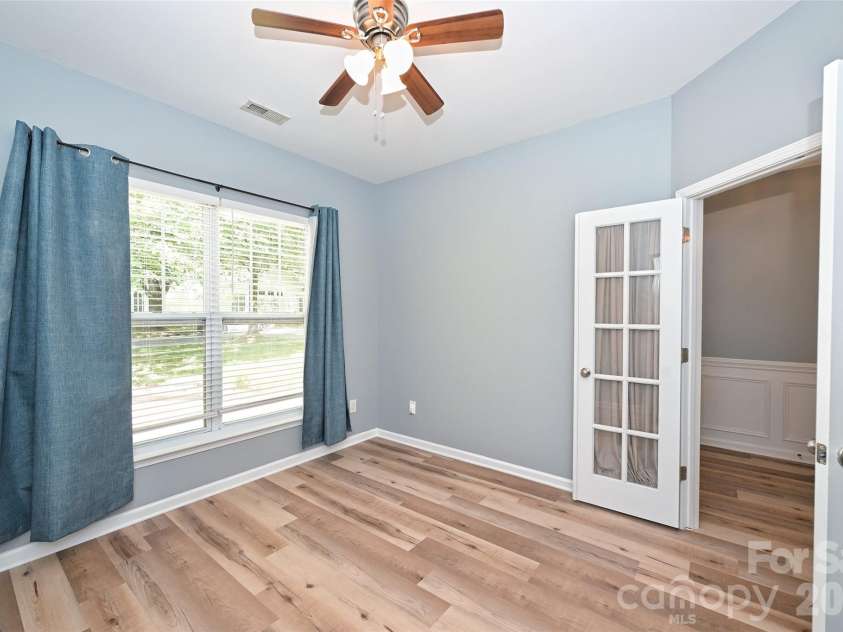 1549 Hammond Drive, Matthews, NC 28104.  MLS# CAR4395649, YatesRealty ID 33473. 