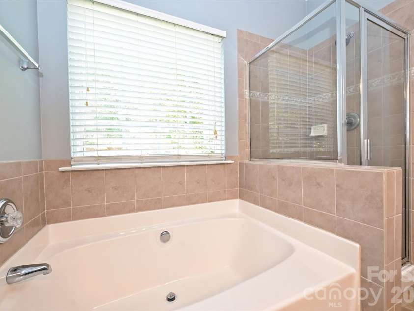 1549 Hammond Drive, Matthews, NC 28104.  MLS# CAR4395649, YatesRealty ID 33473. 