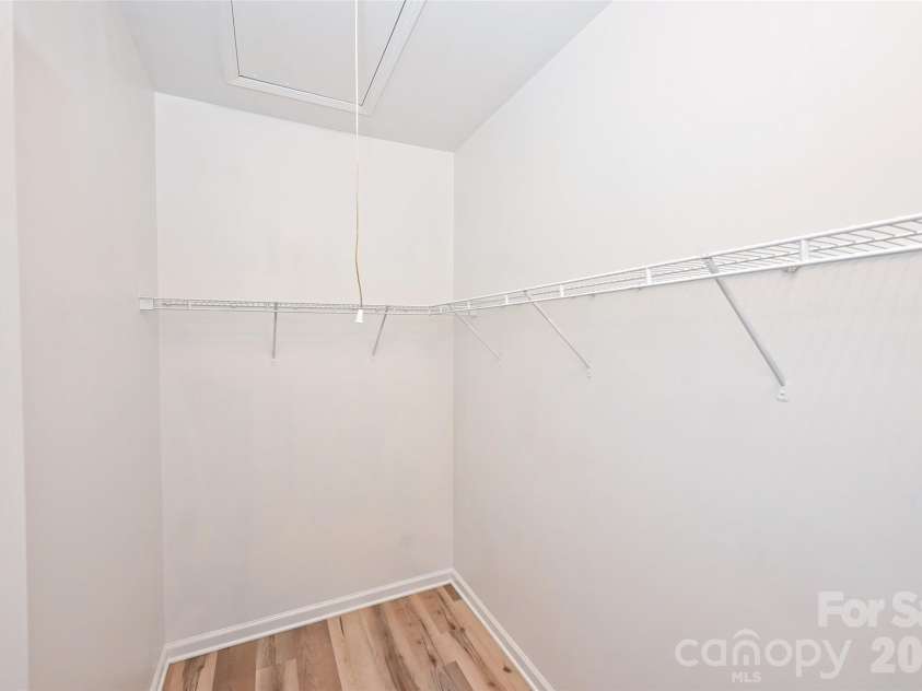 1549 Hammond Drive, Matthews, NC 28104.  MLS# CAR4395649, YatesRealty ID 33473. 
