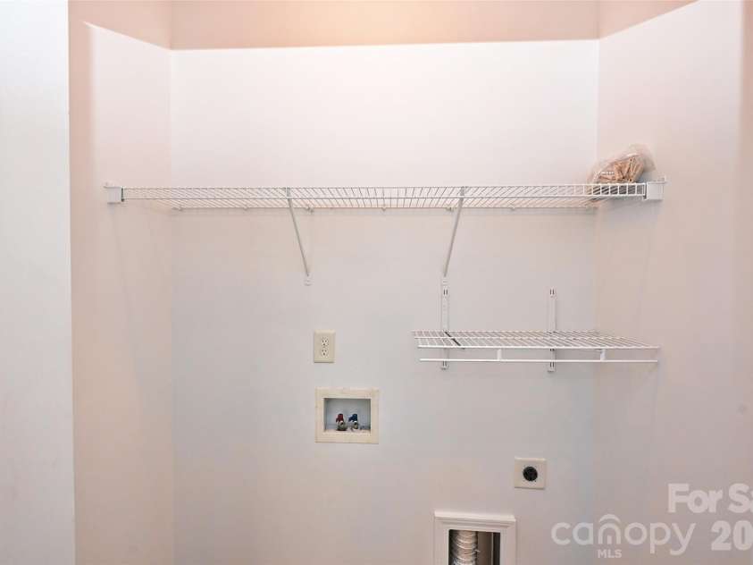 1549 Hammond Drive, Matthews, NC 28104.  MLS# CAR4395649, YatesRealty ID 33473. 