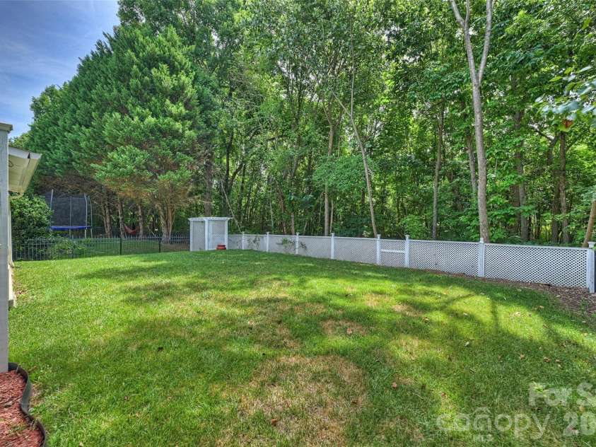 1549 Hammond Drive, Matthews, NC 28104.  MLS# CAR4395649, YatesRealty ID 33473. 