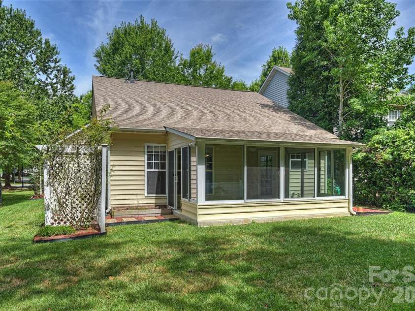 1549 Hammond Drive, Matthews, NC 28104.  MLS# CAR4395649, YatesRealty ID 33473. 