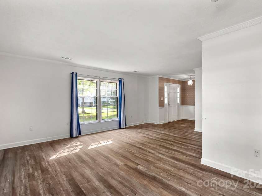 2506 Lawton Bluff Road, Charlotte, NC 28226.  MLS# CAR4293005, YatesRealty ID 33474. 
