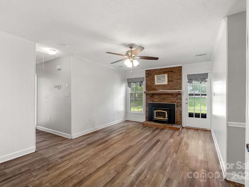 2506 Lawton Bluff Road, Charlotte, NC 28226.  MLS# CAR4293005, YatesRealty ID 33474. 