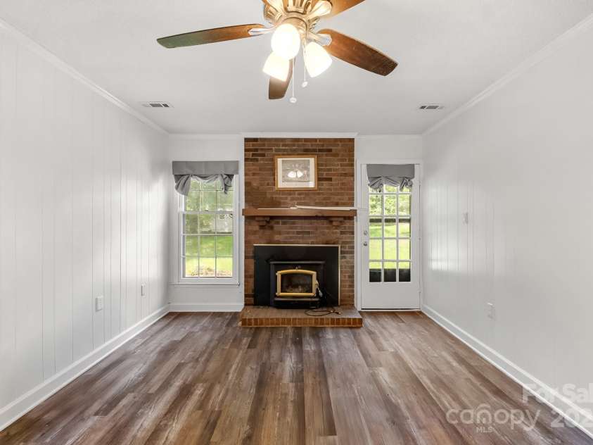 2506 Lawton Bluff Road, Charlotte, NC 28226.  MLS# CAR4293005, YatesRealty ID 33474. 