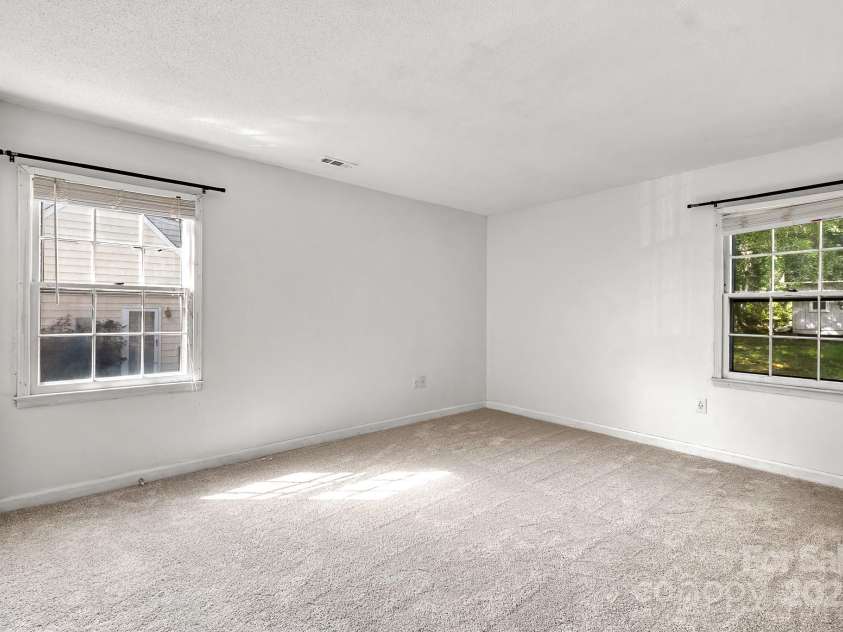 2506 Lawton Bluff Road, Charlotte, NC 28226.  MLS# CAR4293005, YatesRealty ID 33474. 
