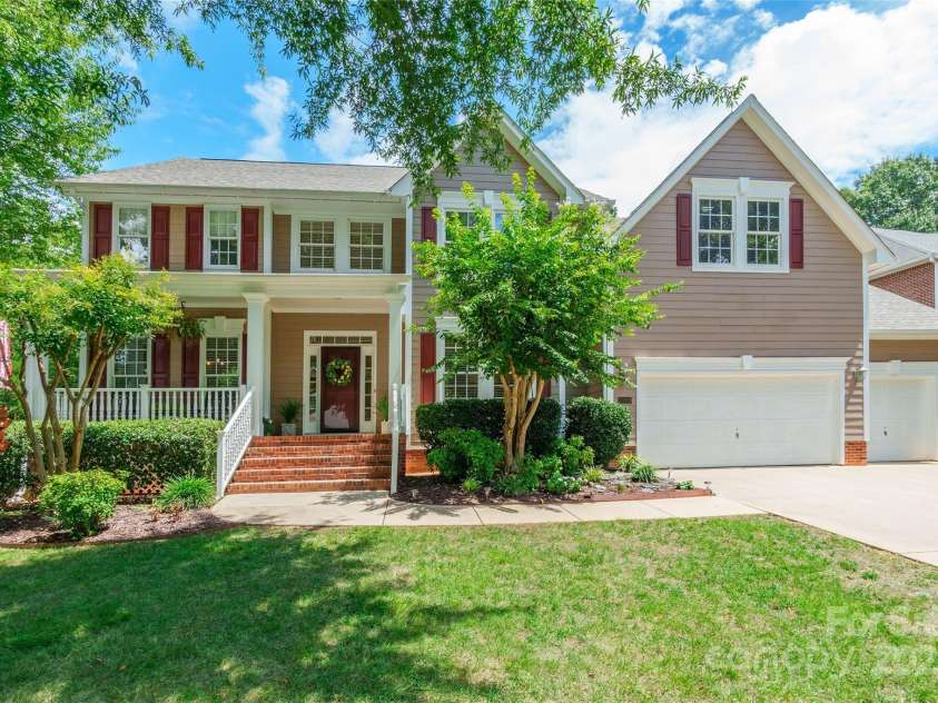 10009 Devonshire Drive, Huntersville, NC 28078.  MLS# CAR4292222, YatesRealty ID 33475. 10009 Devonshire Dr