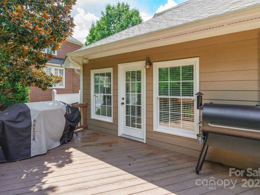 10009 Devonshire Drive, Huntersville, NC 28078.  MLS# CAR4292222, YatesRealty ID 33475. Back yard for entertaining