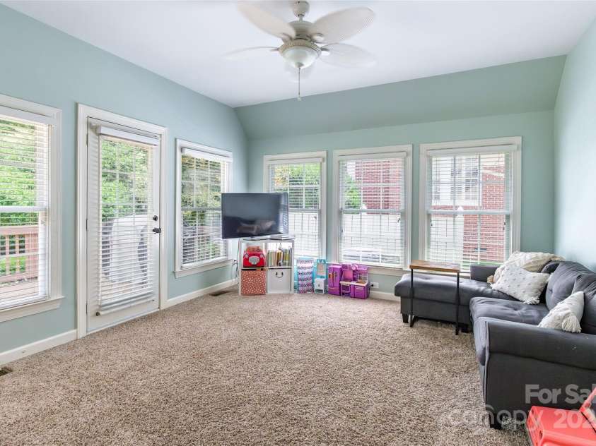 10009 Devonshire Drive, Huntersville, NC 28078.  MLS# CAR4292222, YatesRealty ID 33475. Bonus room on main floor/ office