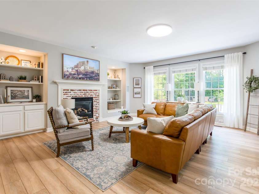 10009 Devonshire Drive, Huntersville, NC 28078.  MLS# CAR4292222, YatesRealty ID 33475. Family Room
