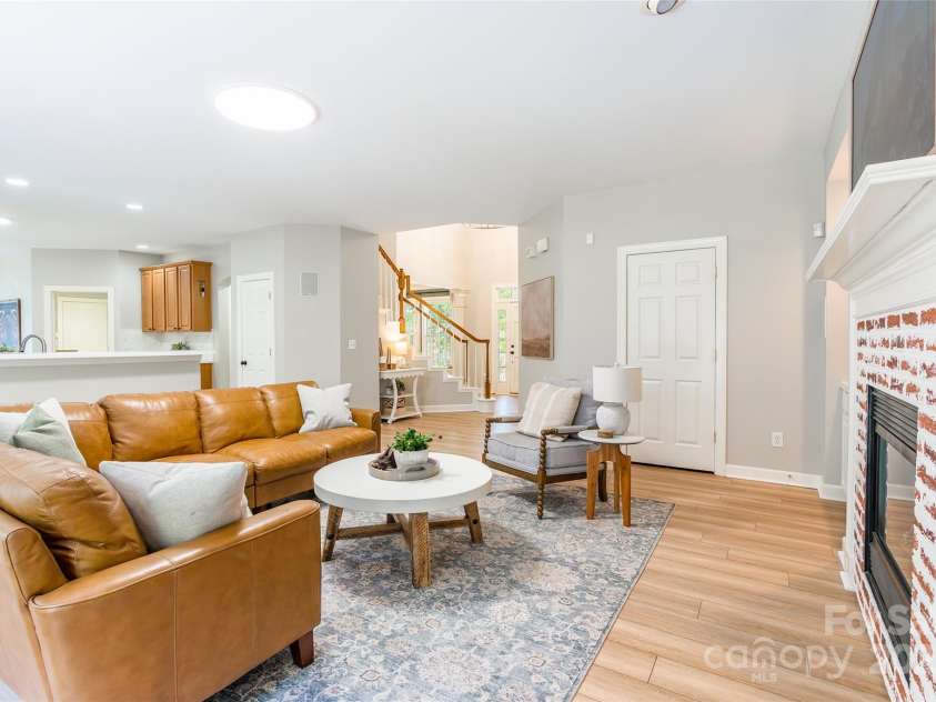 10009 Devonshire Drive, Huntersville, NC 28078.  MLS# CAR4292222, YatesRealty ID 33475. Open Floorplan