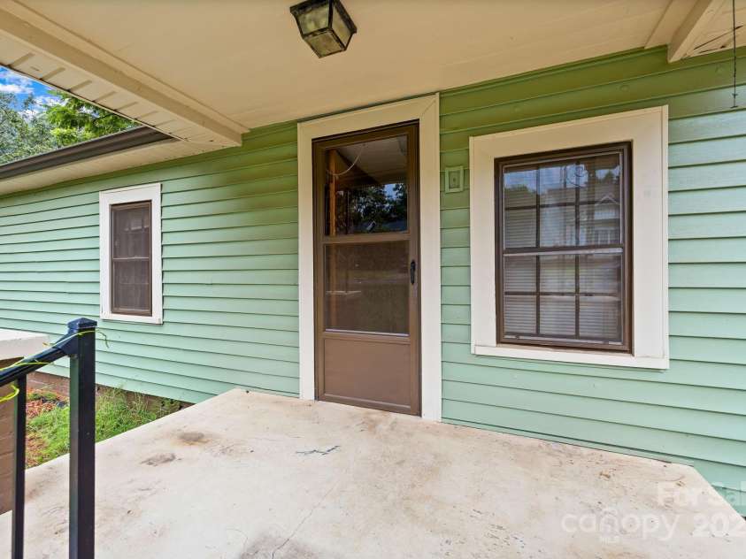 302 Margarette Avenue, Belmont, NC 28012.  MLS# CAR4291779, YatesRealty ID 33476. 