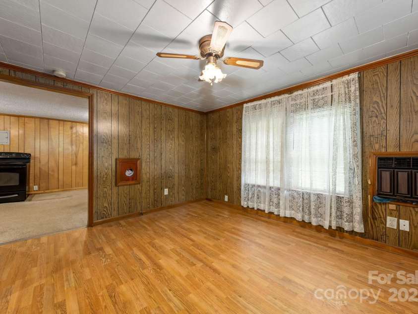 302 Margarette Avenue, Belmont, NC 28012.  MLS# CAR4291779, YatesRealty ID 33476. 