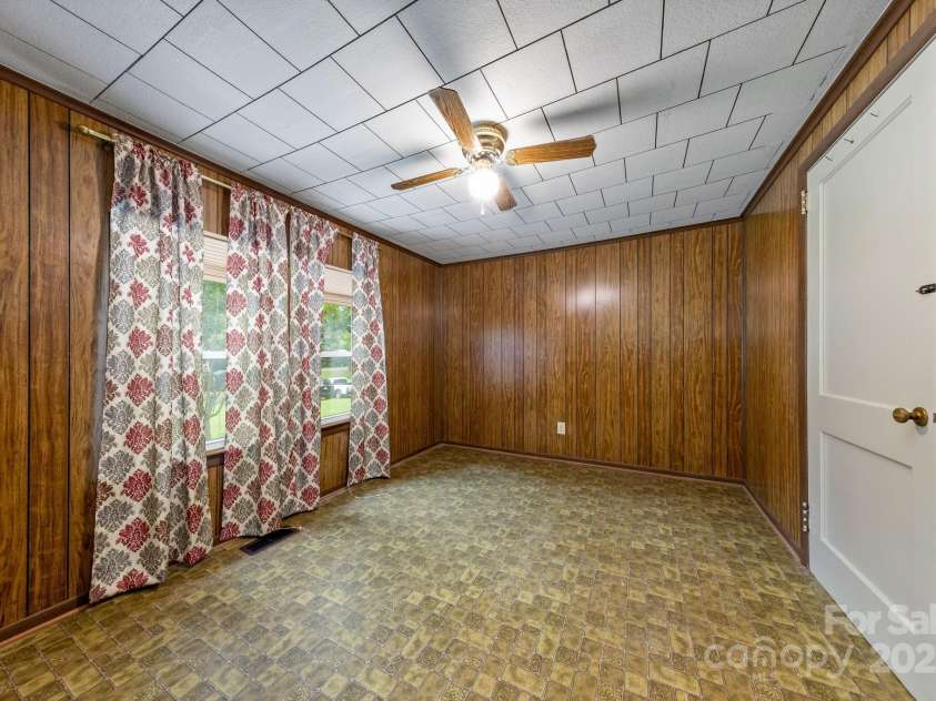 302 Margarette Avenue, Belmont, NC 28012.  MLS# CAR4291779, YatesRealty ID 33476. 