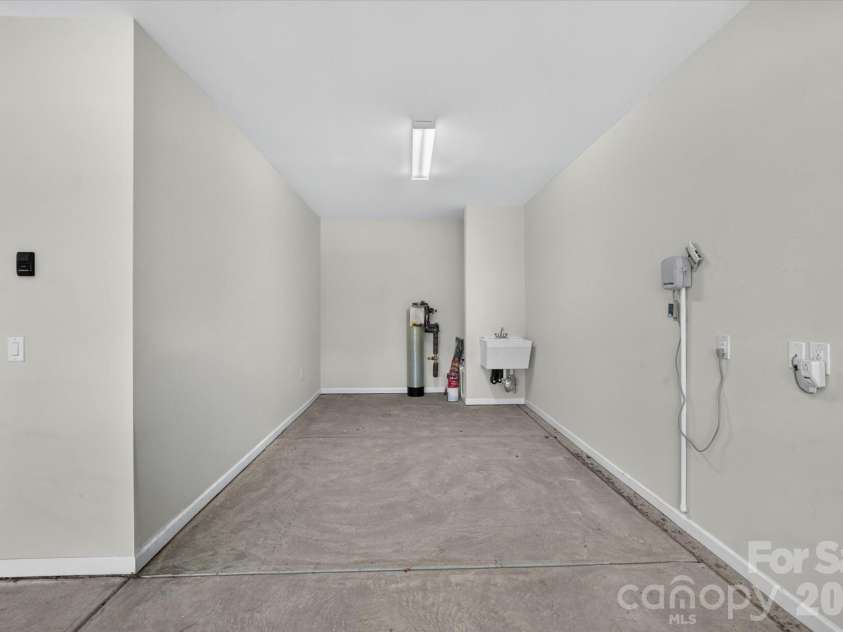322 Burr Court, Fort Mill, SC 29715.  MLS# CAR4395959, YatesRealty ID 33476. 