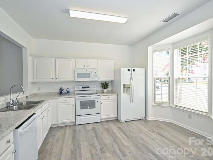 3160 Mannington Drive, Charlotte, NC 28270.  MLS# CAR4397935, YatesRealty ID 33477. 