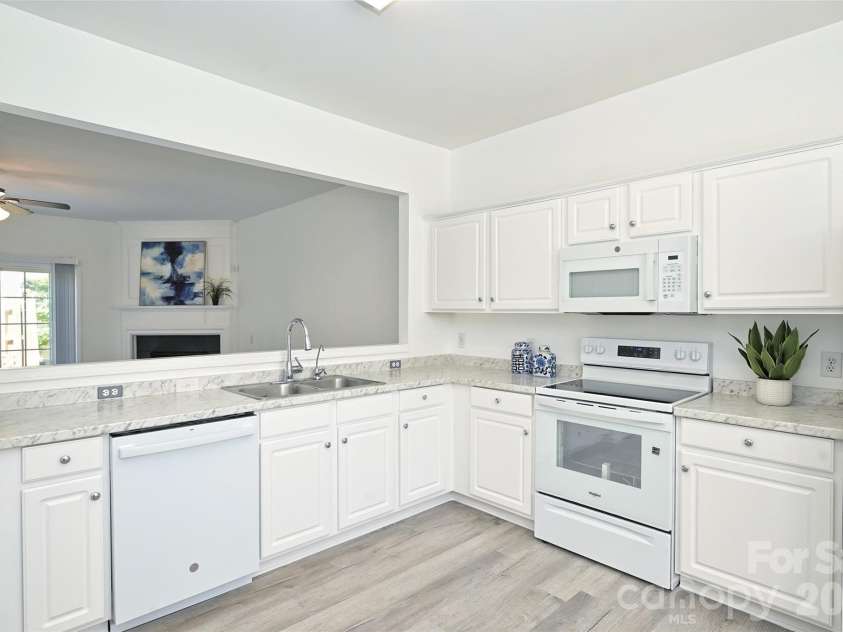 3160 Mannington Drive, Charlotte, NC 28270.  MLS# CAR4397935, YatesRealty ID 33477. 