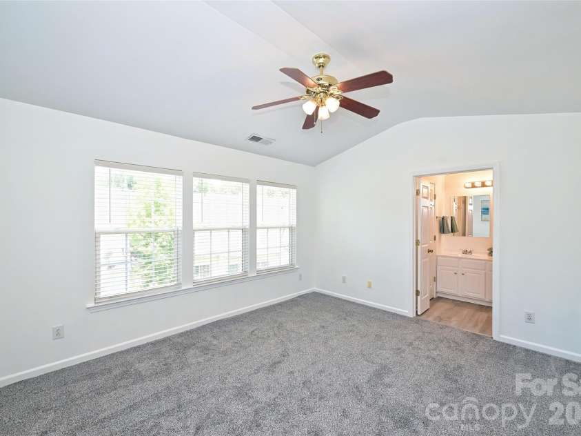 3160 Mannington Drive, Charlotte, NC 28270.  MLS# CAR4397935, YatesRealty ID 33477. 