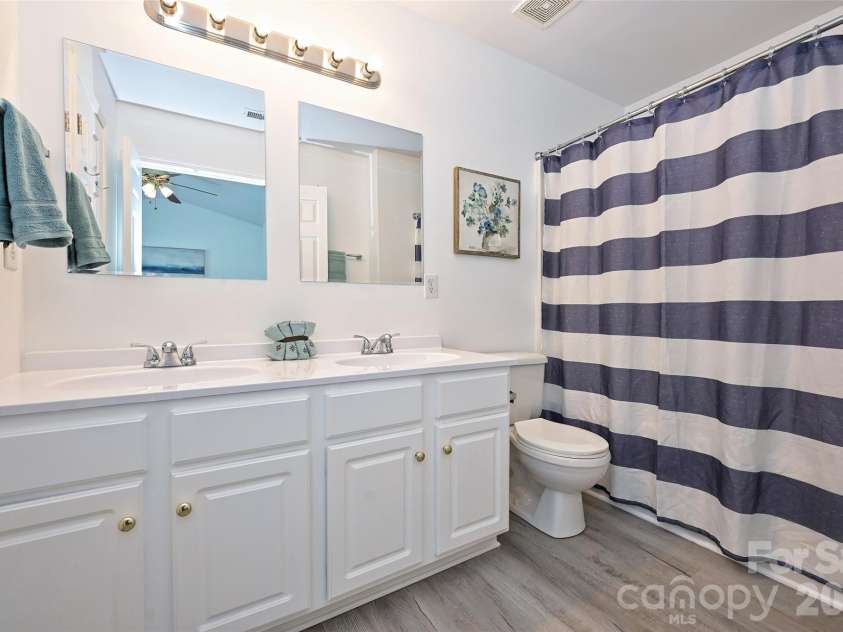 3160 Mannington Drive, Charlotte, NC 28270.  MLS# CAR4397935, YatesRealty ID 33477. 