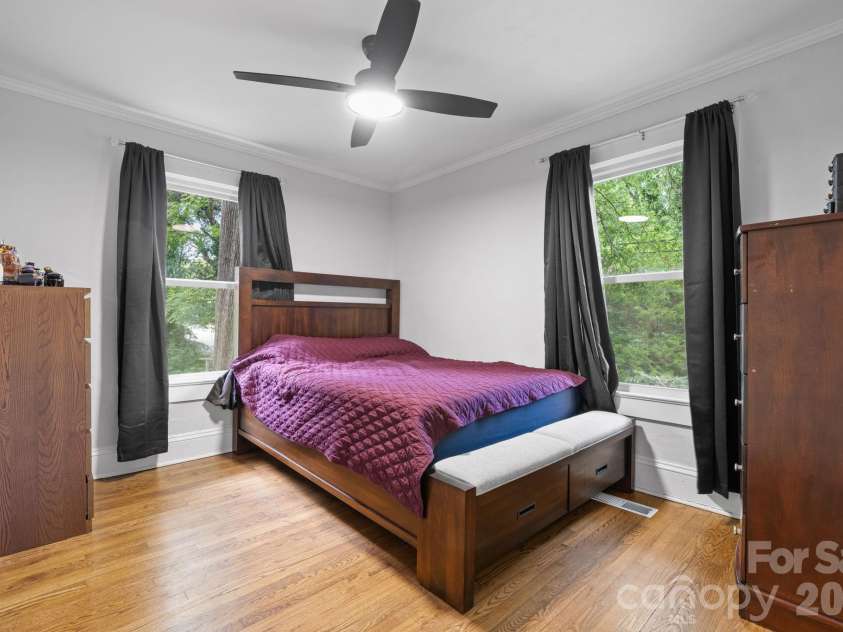 331 5th Avenue, Hickory, NC 28602.  MLS# CAR4398028, YatesRealty ID 33478. 