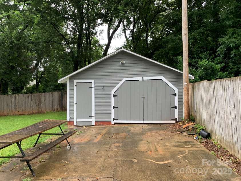 2123 Shipp Avenue, Newton, NC 28658.  MLS# CAR4290980, YatesRealty ID 33479. 