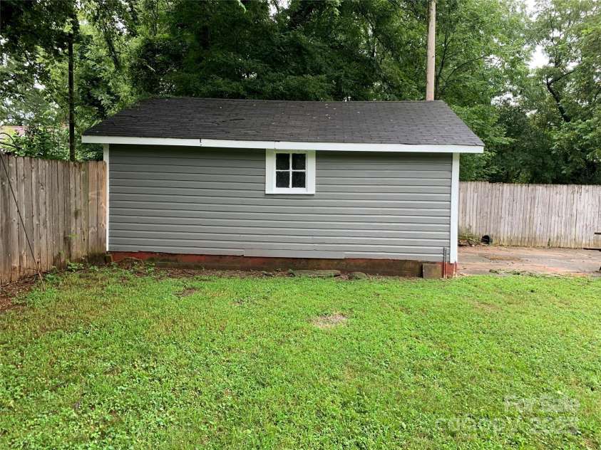 2123 Shipp Avenue, Newton, NC 28658.  MLS# CAR4290980, YatesRealty ID 33479. 