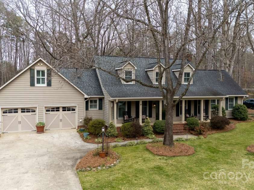 2622 Oakhurst Drive, Rock Hill, SC 29730.  MLS# CAR4234019, YatesRealty ID 3348. 