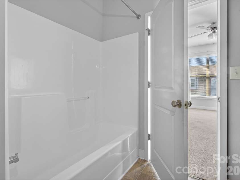 841 Seigle Point Drive, Charlotte, NC 28204.  MLS# CAR4336852, YatesRealty ID 3348. 